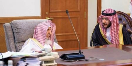 محافظ الطائف يزور المفتي العام للمملكة - الكويت الاخباري