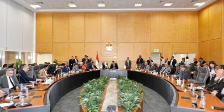 وزير الإسكان يعقد اجتماعه الدوري مع عدد من أعضاء مجلسي النواب والشيوخ - الكويت الاخباري
