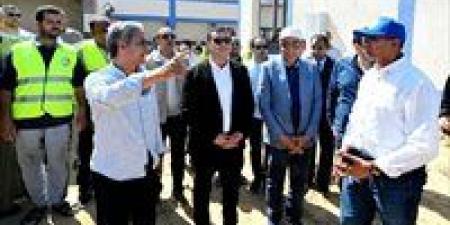 وزير الإسكان ومحافظ المنيا يتفقدان محطة مياه شرب صفانية ومحطة معالجة صرف صحي بلهاسة - الكويت الاخباري