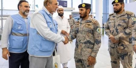 الودعاني يقف ميدانيًا على سير عمل منسوبي حرس الحدود والخدمات المقدمة لضيوف الرحمن في منفذ جديدة عرعر - الكويت الاخباري