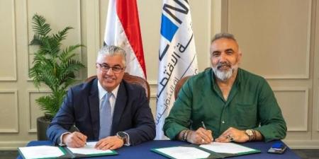 رئيس اقتصادية قناة السويس يوقع عقد مشروع جديد مع شركة ”شيريكجي أوغلو” التركية لصناعة أقمشة الجينز - الكويت الاخباري