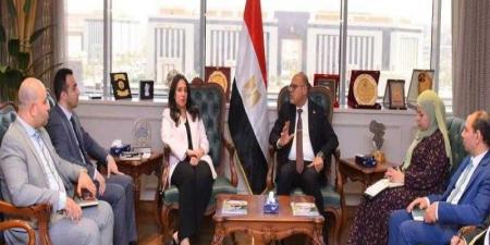 وزير العمل يستعرض مع وفد ”إبدأ لتنمية المشروعات” ما تم إنجازه في تطوير 5 مراكز تدريب مهني بالمحافظات - الكويت الاخباري