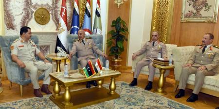 المتحدث العسكري المصري: رئيس أركان حرب القوات المسلحة استقبل الفريق صدام حفتر لبحث الأمن الحدودي - الكويت الاخباري