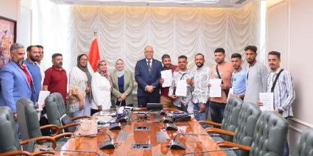 تسليم عقود توظيف لمصريين للعمل في مجالات زراعة النخيل بالأردن - الكويت الاخباري