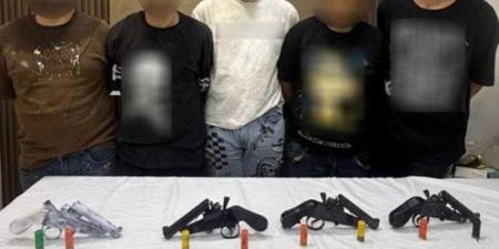 كشف ملابسات تداول مقطع فيديو يظهر خلاله 3 أشخاص حال قيامهم بإطلاق أعيرة نارية على أحد الكبارى بالقليوبية - الكويت الاخباري