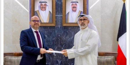 أمير الكويت يتلقى دعوة من الرئيس ماكرون لزيارة فرنسا - الكويت الاخباري