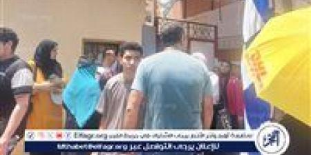 بدء توافد طلاب الثانوية العامة لأداء امتحان التفاضل والتكامل لطلاب للنظام القديم - الكويت الاخباري