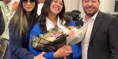 أجمل يوم في عمري.. إيناس عزالدين تحتفل بتخرج ابنتها نغم(صور) - الكويت الاخباري