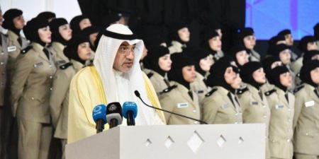 النائب الأول لرئيس مجلس الوزراء ووزير الداخلية الكويتي يشهد حفل تخريج الدفعة (14) من منتسبات معهد الشرطة النسائية - الكويت الاخباري