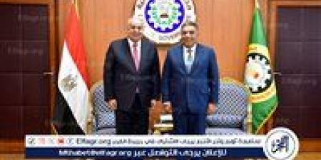 لهذا السبب محافظ الدقهلية يستقبل مدير الأمن بمكتبه بديوان عام المحافظة - الكويت الاخباري