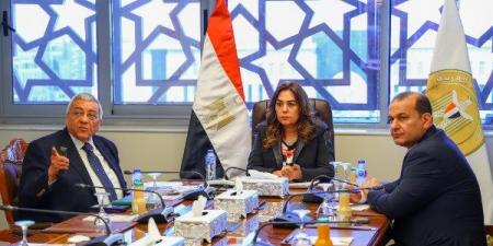 استيكرات تحذيرية على عقار 68 لمنع إلقاء القمامة بمساكن فيروز بورفؤاد - الكويت الاخباري