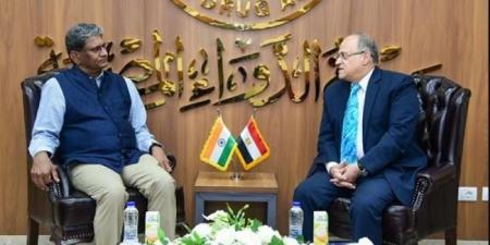 رئيس هيئة الدواء المصرية يجتمع مع سفير الهند بالقاهرة لبحث آليات تعزيز التعاون الدوائي ودعم تطوير المنظومة الدوائية - الكويت الاخباري