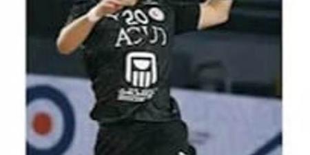 حبشى يكرم عبد الرحمن رشاد ابن بورسعيد ونجم منتخب اليد الوطنى  - الكويت الاخباري