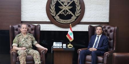 قائد الجيش اللبناني يبحث سبل التعاون مع اليونيفيل - الكويت الاخباري