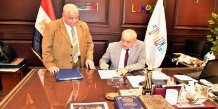 محافظ الأقصر يوافق على قبول جميع طلبات الزيادة فوق الكثافة بالمدارس الخاصة - الكويت الاخباري