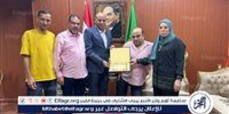 تكريم موظف من النماذج الراقية والمجتهدة في منظومة تعليم الدقهلية - الكويت الاخباري