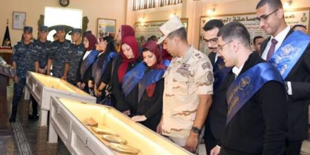 إعلاميون وطلبة الأكاديمية العسكرية في زيارة لوحدة خاصة بحرية - الكويت الاخباري