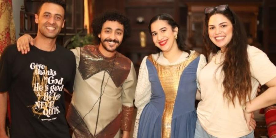 أبطال فيلم اتجاه واحد يحتفلون بانتهاء التصوير والعرض قريبا.. صور - الكويت الاخباري
