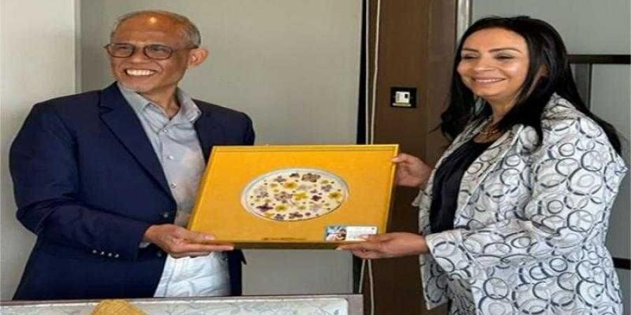 وزيرة التضامن تلتقي وزير الأسرة والتنمية الاجتماعية بجمهورية سنغافورة - الكويت الاخباري