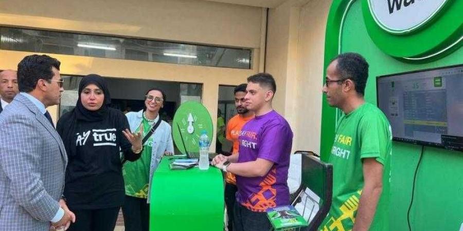 وزير الرياضة يزور جناح المنظمة المصرية لمكافحة المنشطات خلال بطولة إفريقيا للسباحة للناشئين - الكويت الاخباري