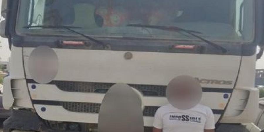 ضبط سائق نقل يقود سيارته برعونة بالقاهرة فيديو  - الكويت الاخباري