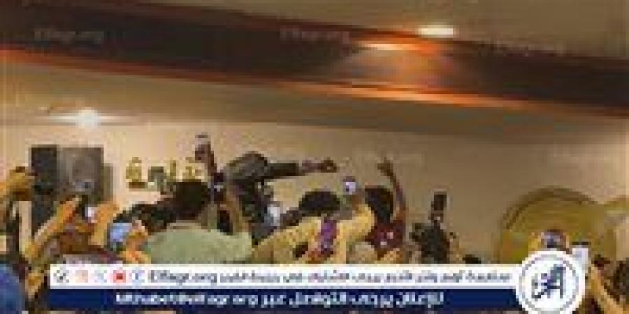 احتفالات كبيرة بنقابة الصحفيين بعد فوز "البلشي" بمقعد النقيب لدورة ثانية - الكويت الاخباري