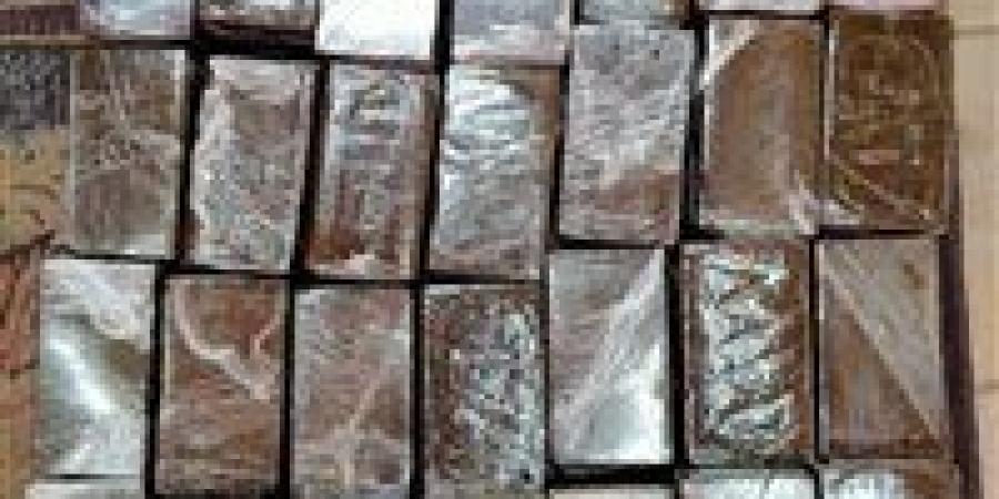 مخدرات بـ 20 مليون جنيه.. مداهمة أمنية انتهت بسقوط عصابة تجارة "الكيف" بالقاهرة - الكويت الاخباري