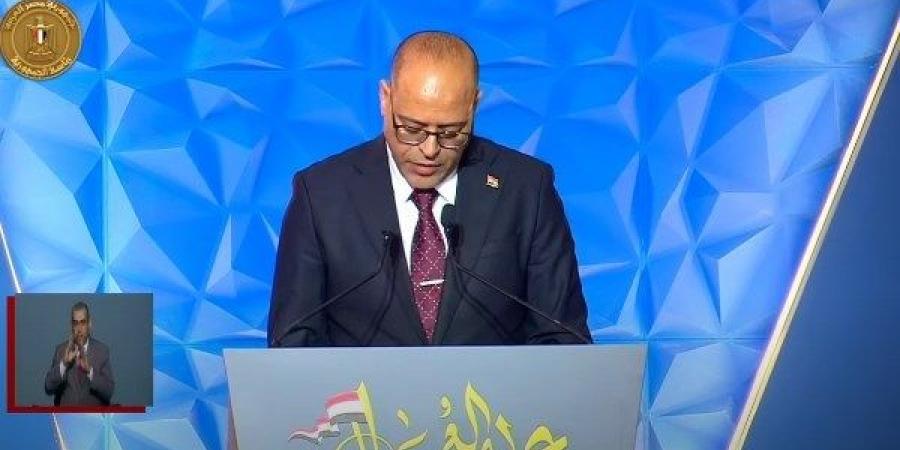 وزير العمل: عمال مصر يقفون صفا واحدا خلف قيادة الرئيس السيسي الحكيمة - الكويت الاخباري