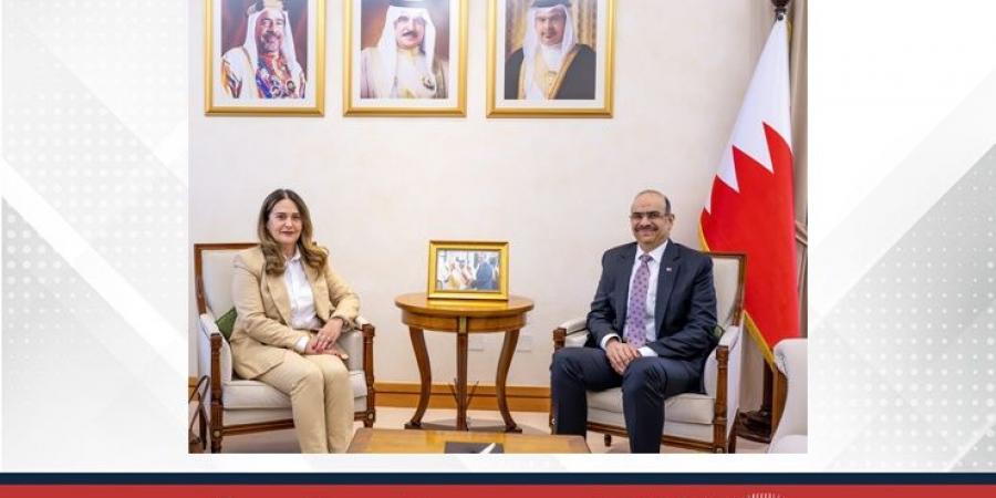 وزير الشؤون القانونية يستقبل سفيرة جمهورية صربيا لدى مملكة البحرين - الكويت الاخباري