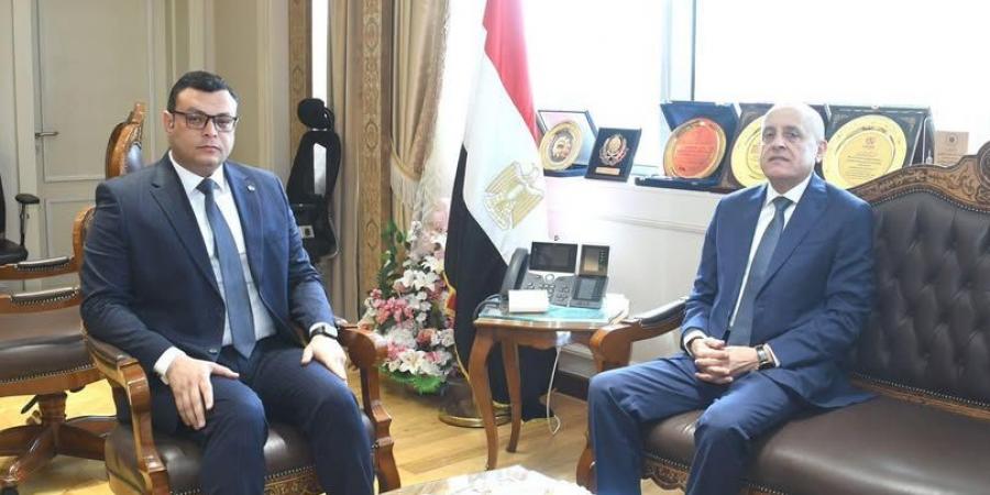 وزير الإسكان يستقبل محافظ الأقصر لمتابعة مشروعات مبادرة حياة كريمة - الكويت الاخباري