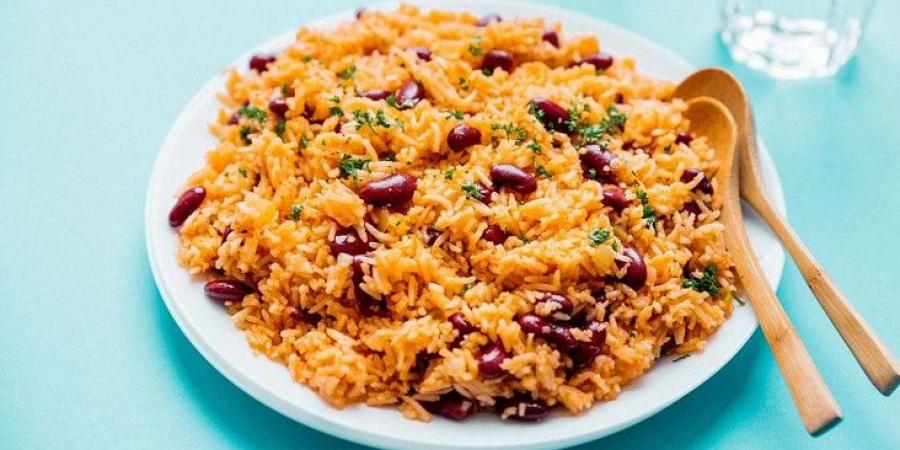 الأرز الإسباني بالفاصولياء وجبة نباتية لذيذة وسهلة - الكويت الاخباري