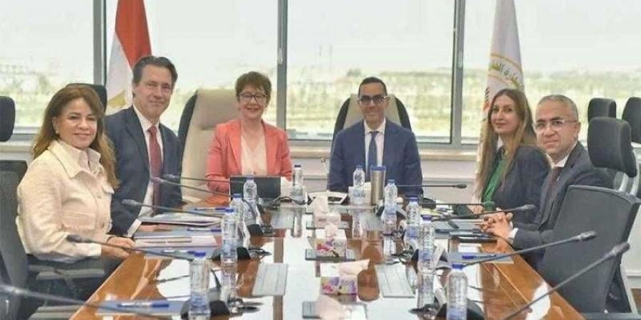 وزير الاستثمار يعقد لقاءً موسعًا مع رئيسة البنك الأوروبي لإعادة الإعمار والتنمية لبحث سبل دعم التعاون المشترك - الكويت الاخباري