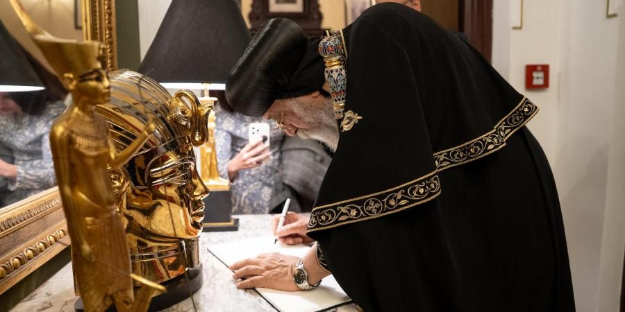 البابا تواضروس يصل التشيك.. والسفارة المصرية تقيم حفل استقبال رسميا له - الكويت الاخباري