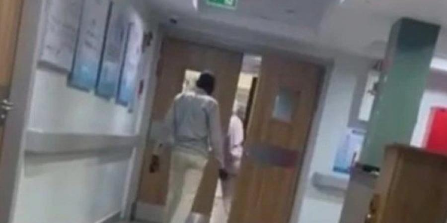 ضبط شخص مهتز نفسيا يحمل سلاحا أبيض بمستشفى بأسوان أثناء بحثه عن زوجته - الكويت الاخباري