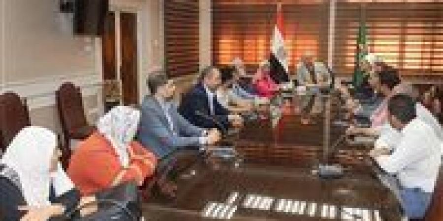 محافظ القليوبية يلتقي بالمشرفين الفائزين في بعثة حجاج الجمعيات الأهلية - الكويت الاخباري
