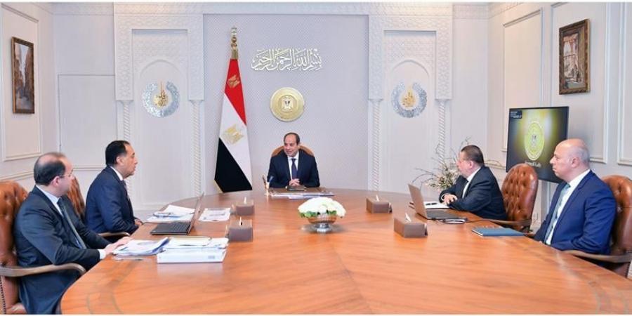 رئيس التحرير يكتب على الرغم من خسارتنا 3 مليارات دولار سنويا من إيرادات قناة السويس مصر تبدع اقتصادياً - الكويت الاخباري