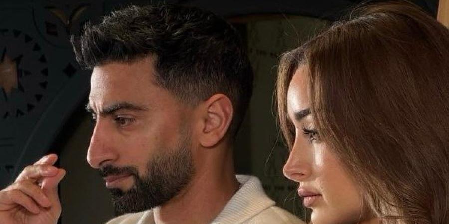 أنس بوخش يشارك صورة مع هنا الزاهد ويعلق : «هل الفترة حالياً» - الكويت الاخباري