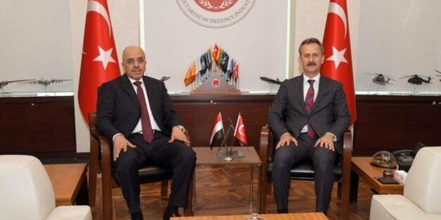 الفريق أحمد خليفة رئيس أركان حرب القوات المسلحة يعود إلى أرض الوطن بعد زيارته لـ تركيا - الكويت الاخباري
