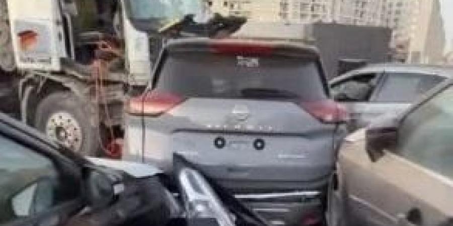 قرار قضائي بشأن سائق «التريلا» المتسبب في تحطيم سيارات معرض القطامية - الكويت الاخباري