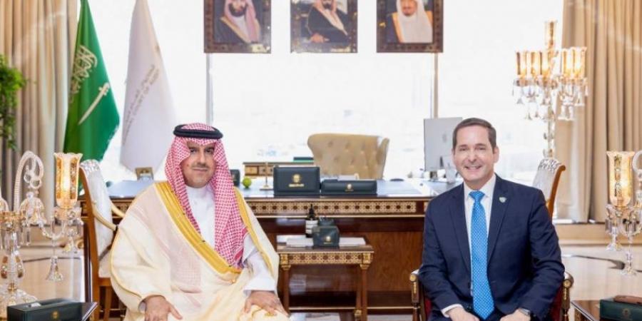 العنقري يبحث مع مدير معهد المراجعين الداخليين سبل تعزيز التعاون - الكويت الاخباري
