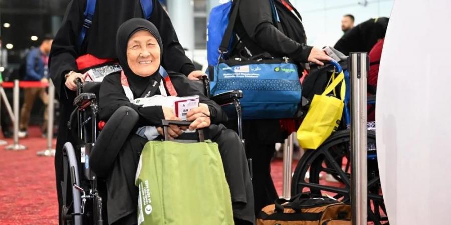 حاجة ماليزية تشيد بمبادرة "طريق مكة" وتثني على تسهيل إجراءات الحج - الكويت الاخباري