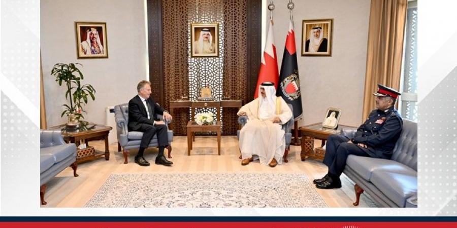 وزير الداخلية يستقبل رئيس هيئة أركان الدفاع للقوات المسلحة البريطانية السابق ويشيد بالعلاقات الاستراتيجية مع المملكة المتحدة - الكويت الاخباري