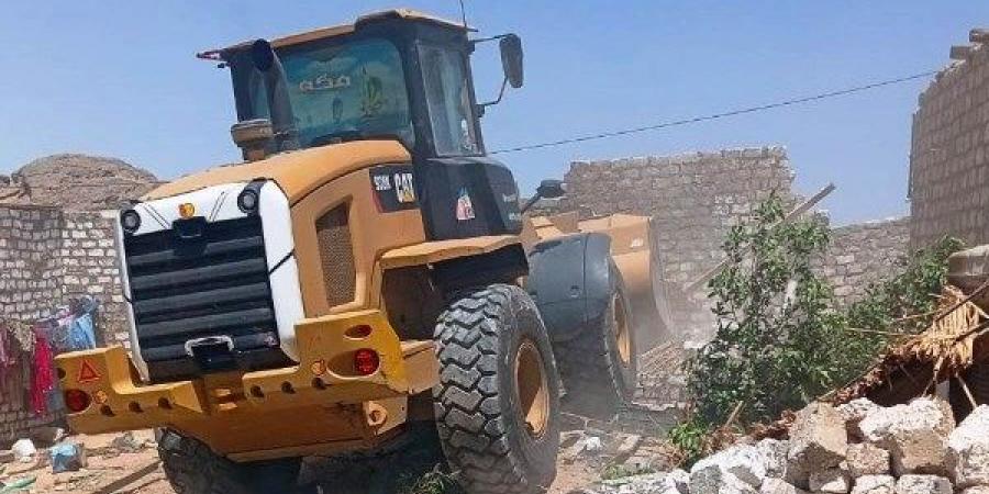 شهيد الواجب.. القصة الكاملة لوفاة عامل أثناء مشاركته في إزالة التعديات بأسوان - الكويت الاخباري