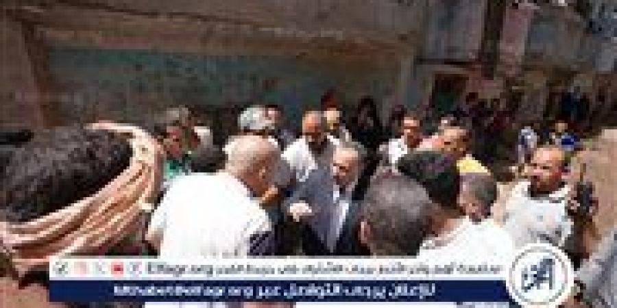 محافظ أسيوط يتفقد منطقة المصلة بحى غرب ويوجه بحل عاجل لمشكلة الصرف الصحي - الكويت الاخباري