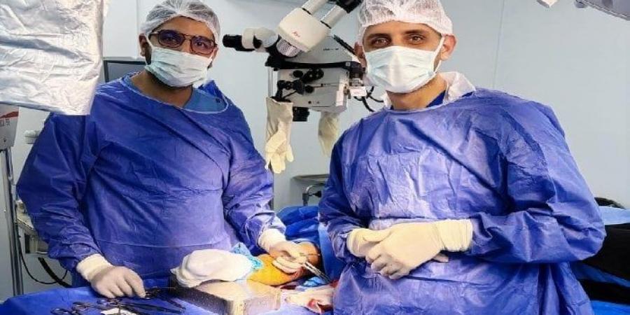 بالميكروسكوب.. جراحة نادرة بالسنبلاوين تنجح في إصلاح عصب حسي ليد مريض - الكويت الاخباري