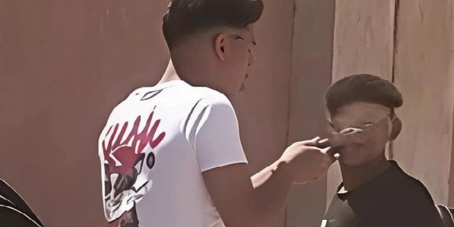 أمن الفيوم يظبط « متحرش المدارس ».. شاب يروع الطالبات بصاعق كهربائي أمام مدرستين بسنهور - الكويت الاخباري