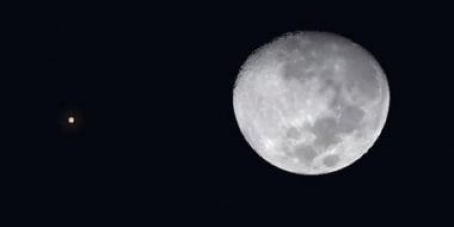 بعد ظهور البدر.. اعرف نسبة إضاءة القمر اليوم فى سماء الليل - الكويت الاخباري