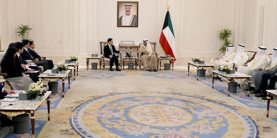 سمو ولي العهد يستقبل رئيس منطقة هونغ كونغ الإدارية بمناسبة زيارته للبلاد - الكويت الاخباري