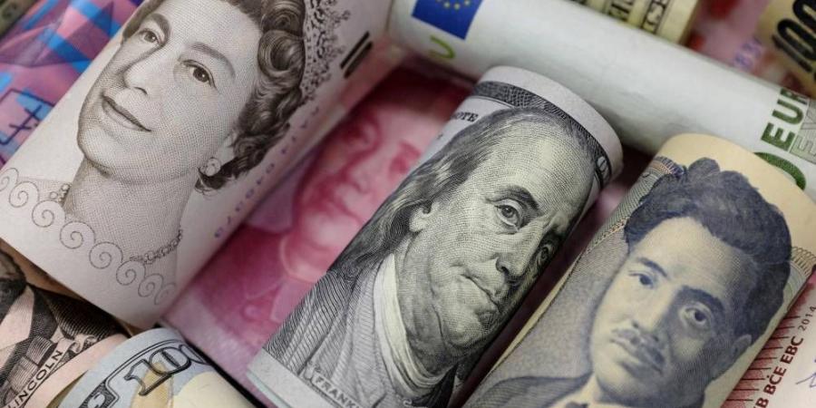 الدولار يتراجع بعد بيانات اقتصادية أمريكية ضعيفة - الكويت الاخباري
