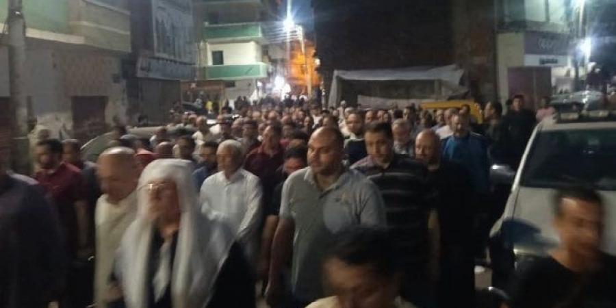 ظل 3أيام في المياه.. تشييع جثمان شاب غرق أثناء الاستحمام في ترعة بالبحيرة - الكويت الاخباري